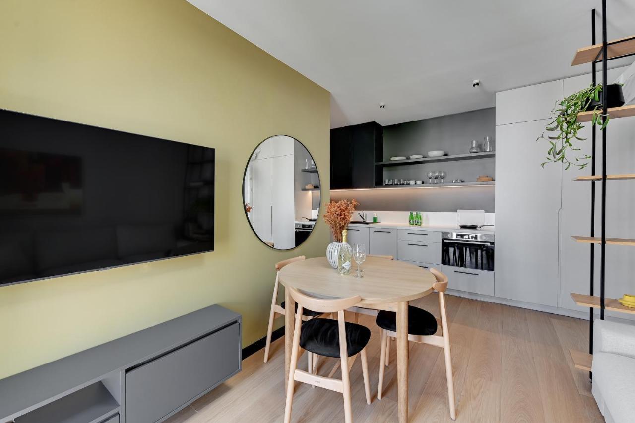 Boutique Aura 40 By Grand Apartments กดัญสก์ ภายนอก รูปภาพ