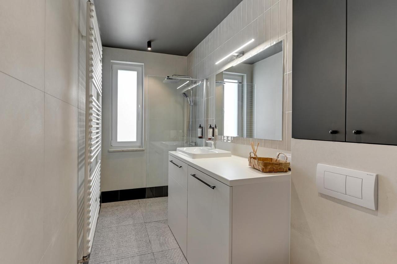 Boutique Aura 40 By Grand Apartments กดัญสก์ ภายนอก รูปภาพ