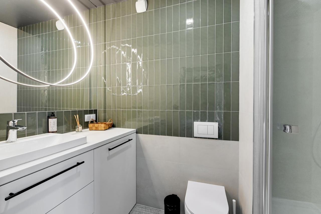 Boutique Aura 40 By Grand Apartments กดัญสก์ ภายนอก รูปภาพ