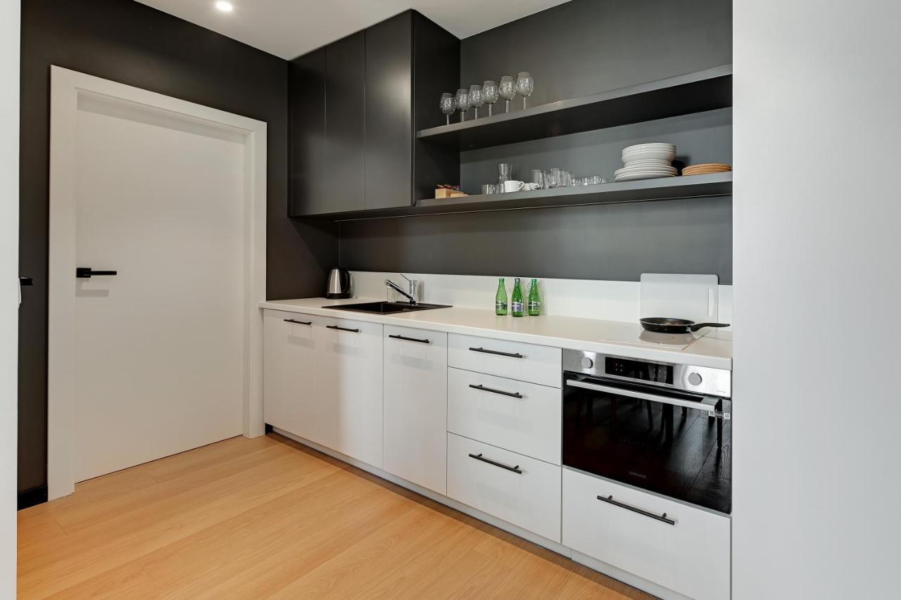 Boutique Aura 40 By Grand Apartments กดัญสก์ ภายนอก รูปภาพ
