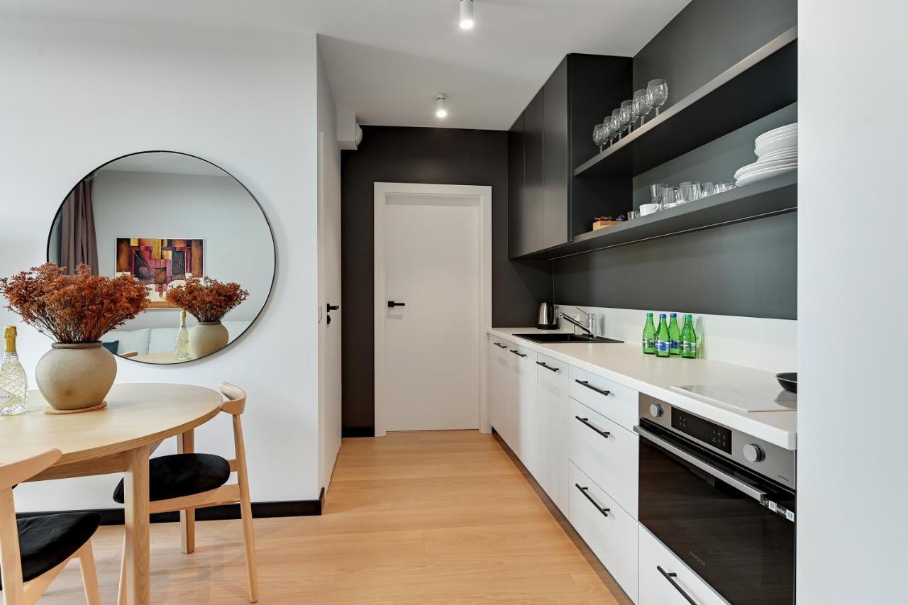 Boutique Aura 40 By Grand Apartments กดัญสก์ ภายนอก รูปภาพ