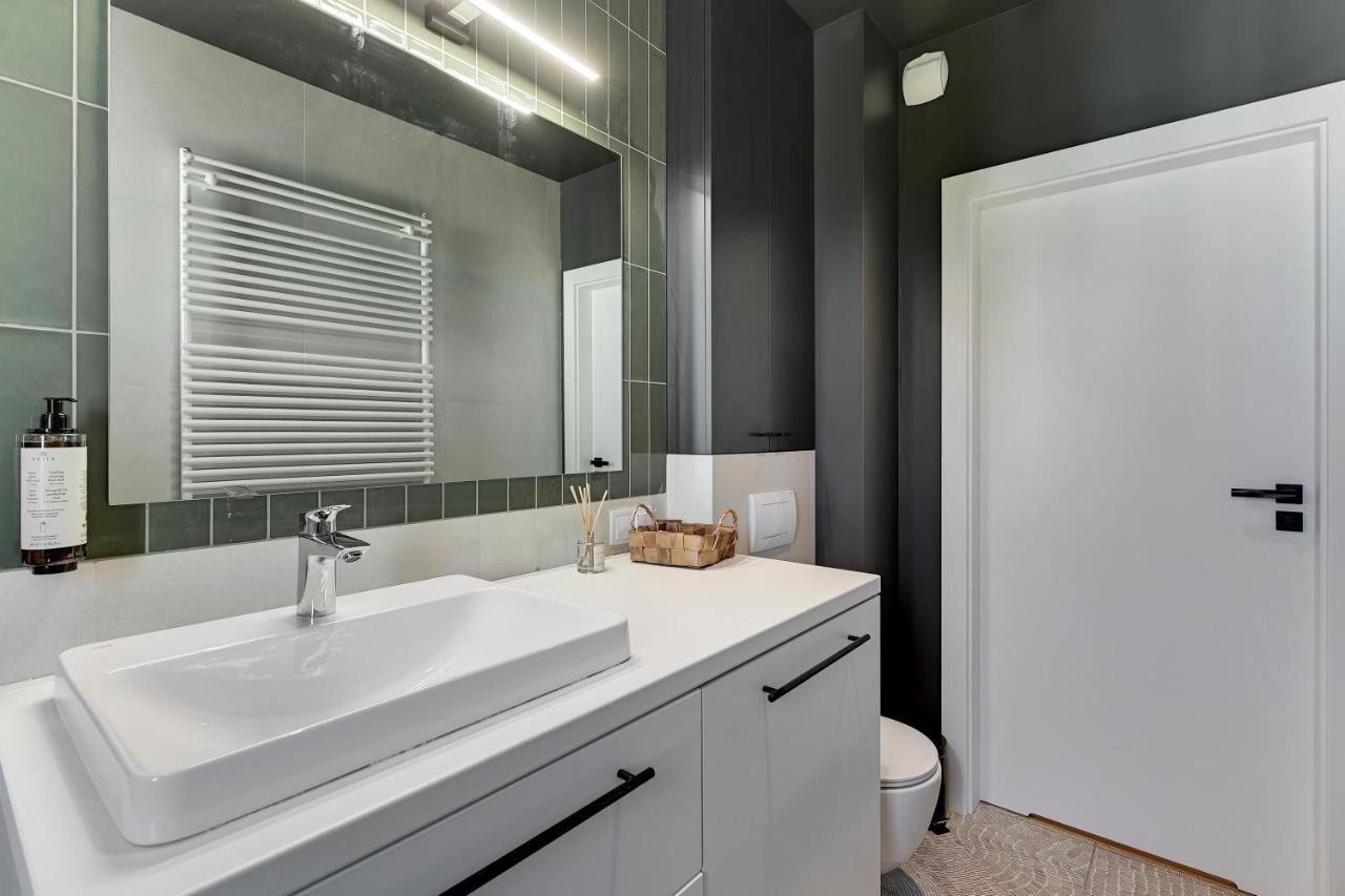 Boutique Aura 40 By Grand Apartments กดัญสก์ ภายนอก รูปภาพ
