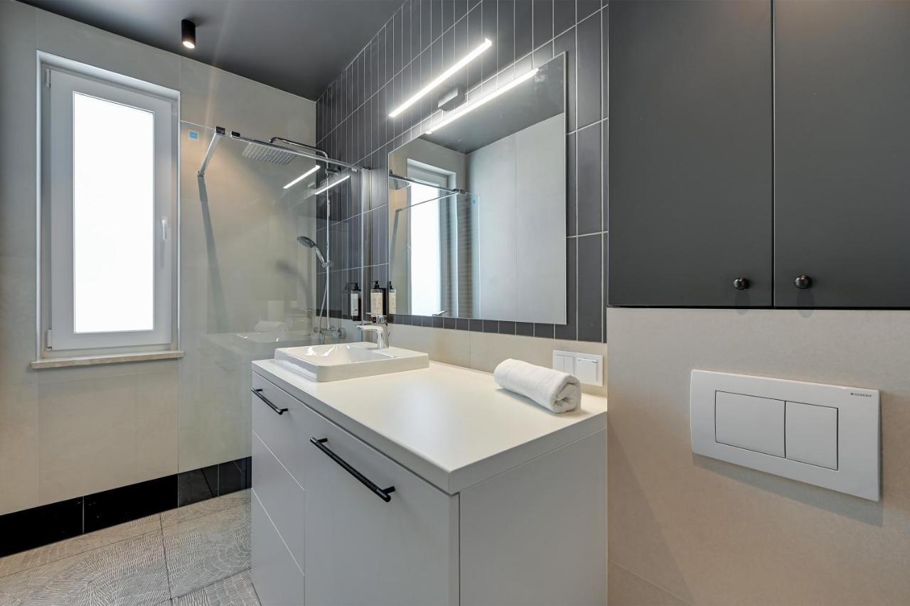 Boutique Aura 40 By Grand Apartments กดัญสก์ ภายนอก รูปภาพ