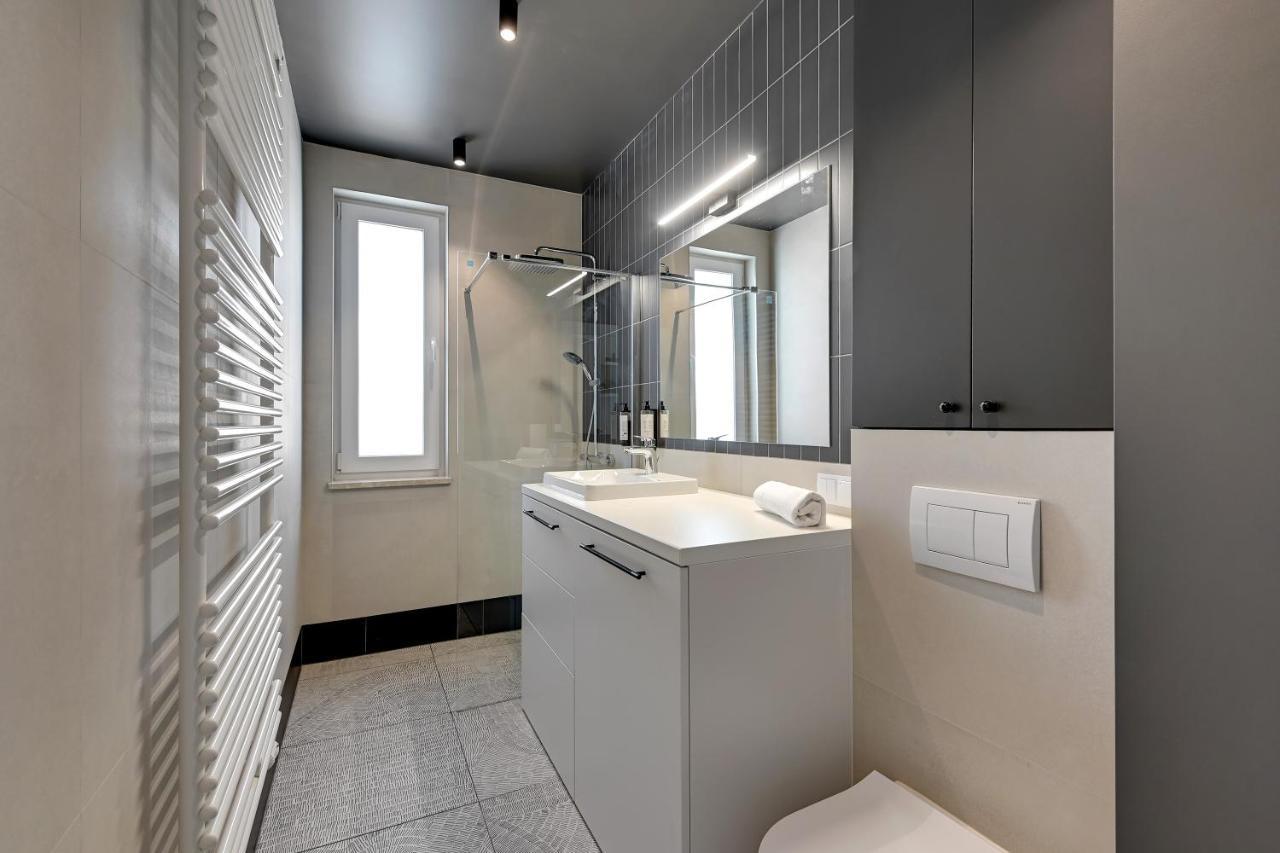 Boutique Aura 40 By Grand Apartments กดัญสก์ ภายนอก รูปภาพ