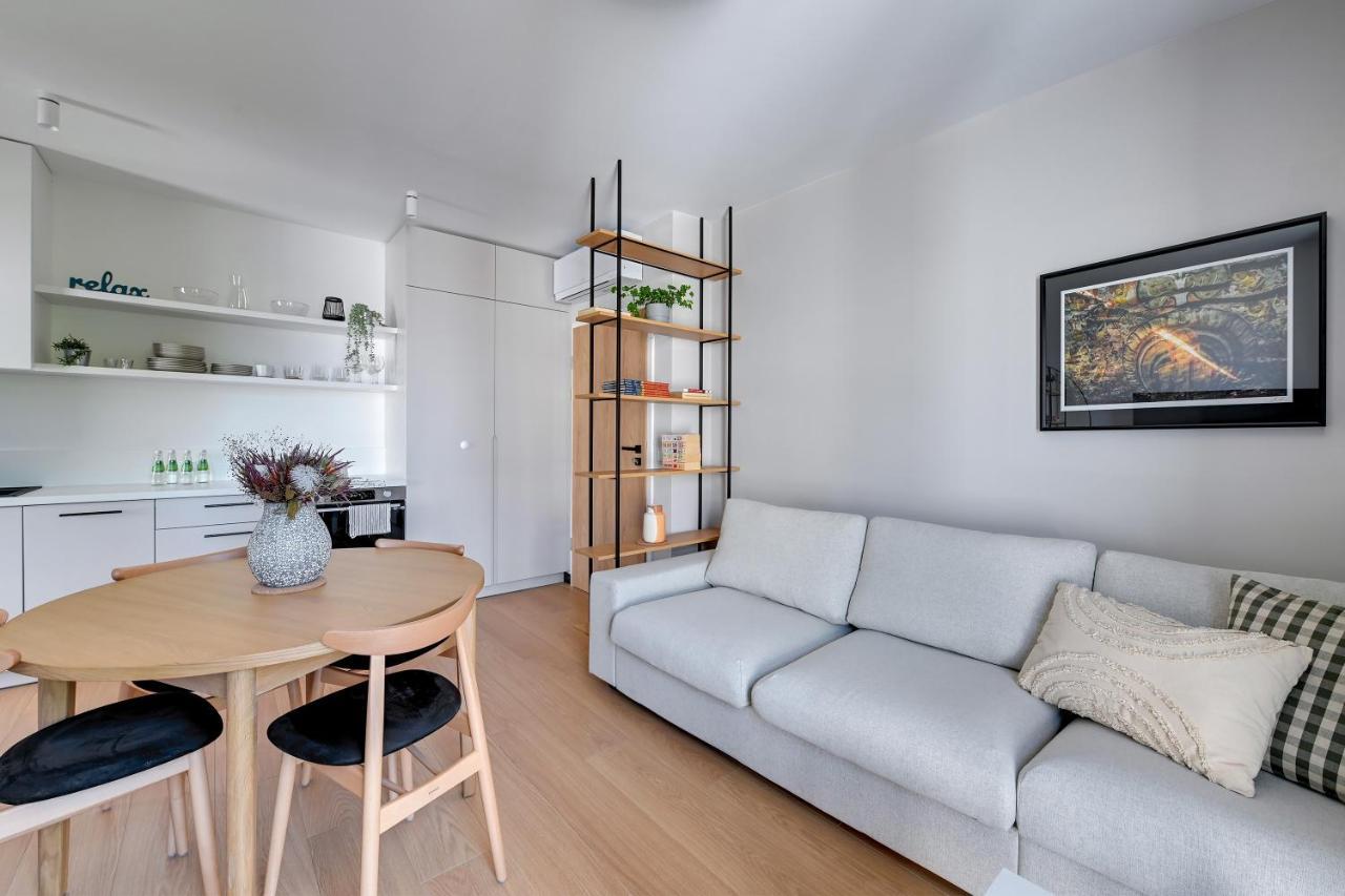 Boutique Aura 40 By Grand Apartments กดัญสก์ ภายนอก รูปภาพ