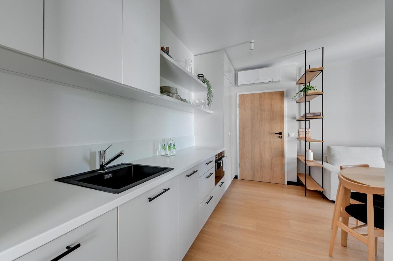 Boutique Aura 40 By Grand Apartments กดัญสก์ ภายนอก รูปภาพ
