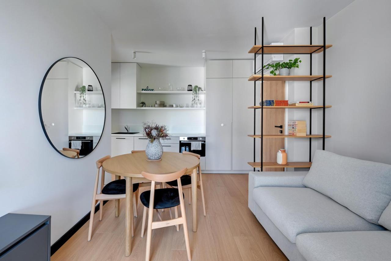Boutique Aura 40 By Grand Apartments กดัญสก์ ภายนอก รูปภาพ